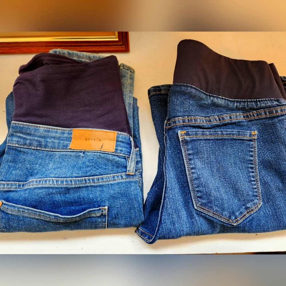 2 Pairs of Maternity Jeans Size Small / 8
